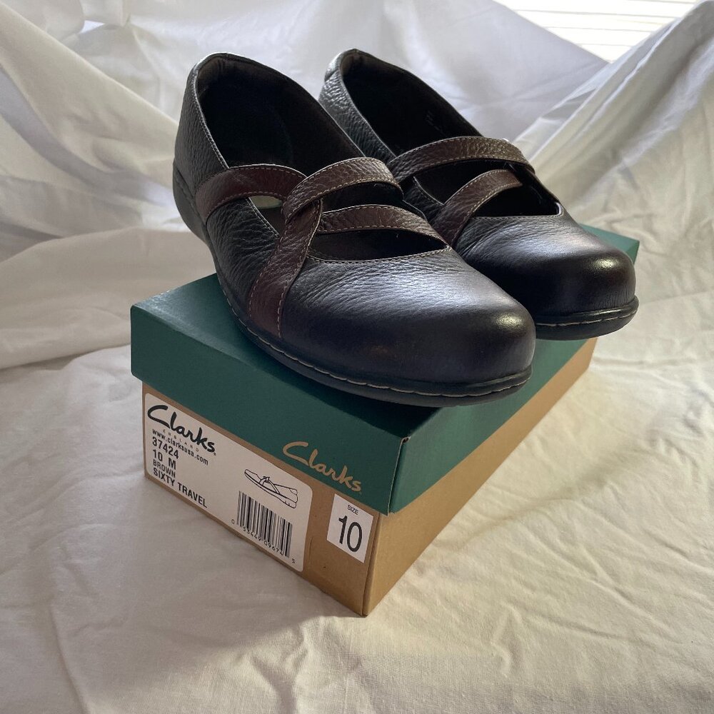 Clarks Mary Jane Style Flats in Brown Leather (Size 10)
